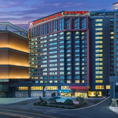 Hilton Garden Inn Zhongshan Guzhen Екстер'єр фото