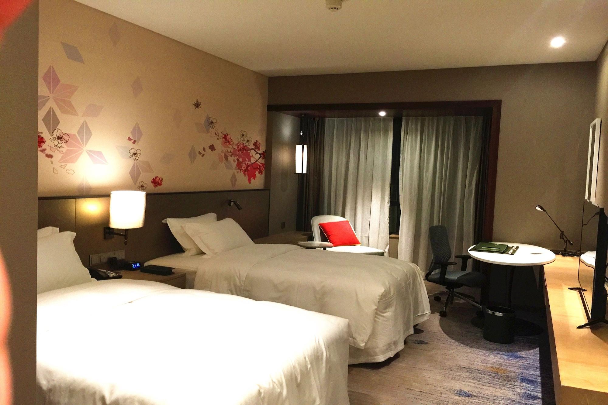 Hilton Garden Inn Zhongshan Guzhen Екстер'єр фото