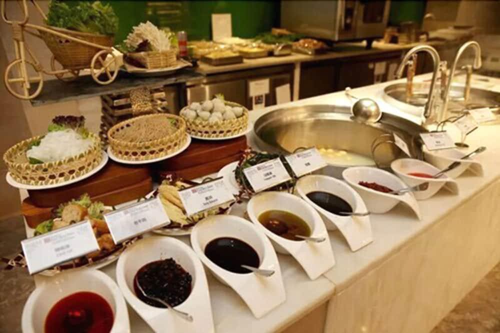 Hilton Garden Inn Zhongshan Guzhen Екстер'єр фото
