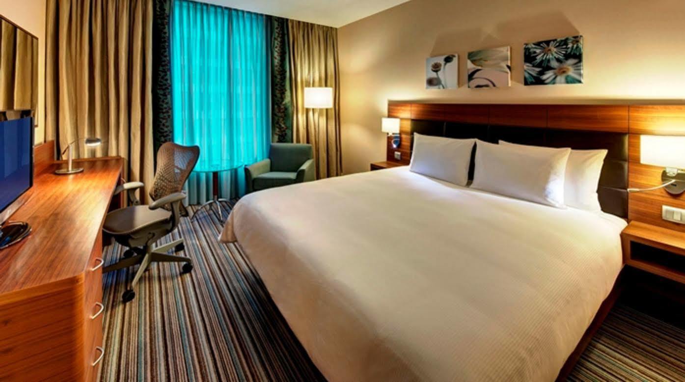 Hilton Garden Inn Zhongshan Guzhen Екстер'єр фото